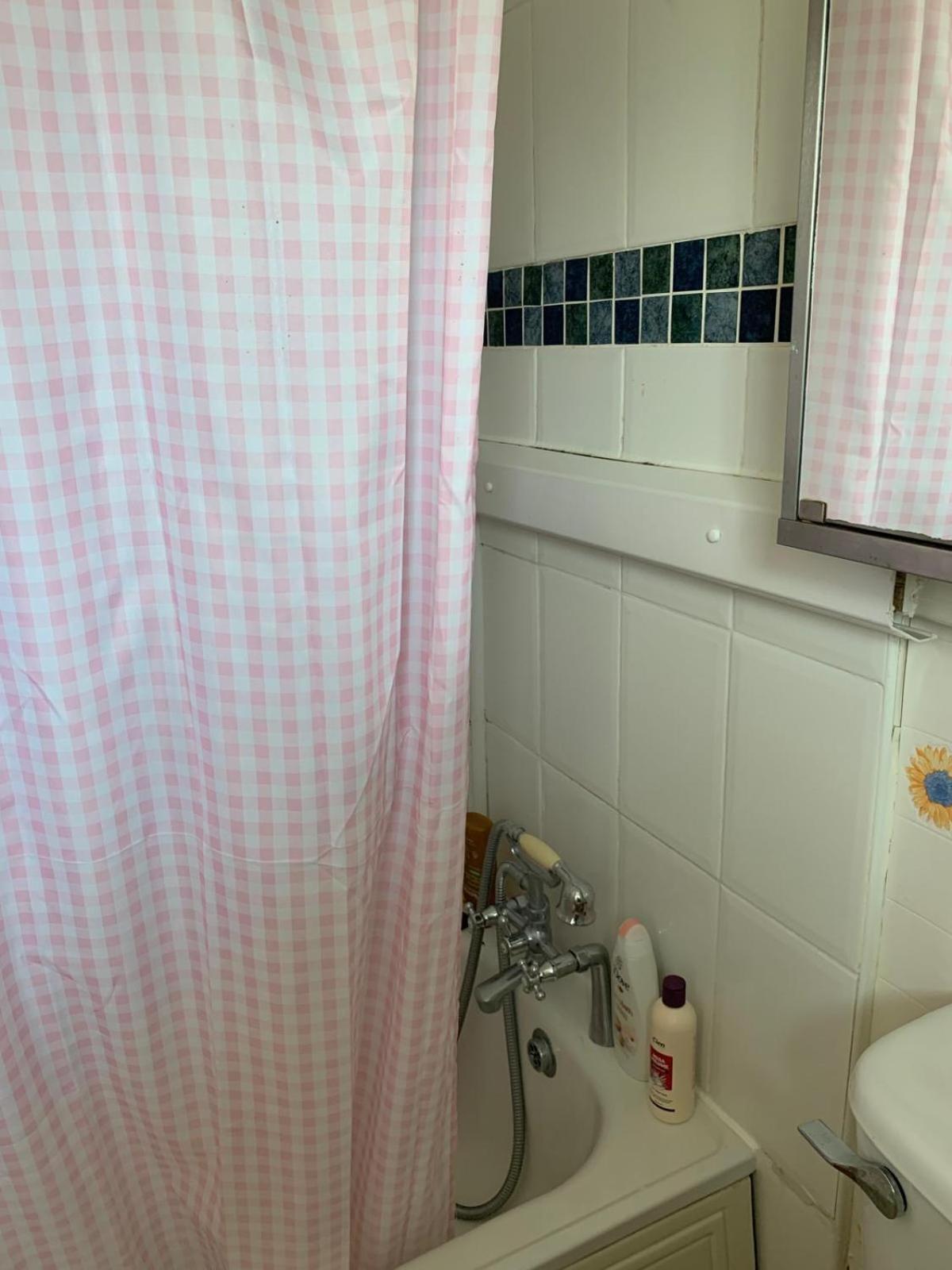 Room Only Guest Accommodation, Guest House Self Catering Bangor  Buitenkant foto