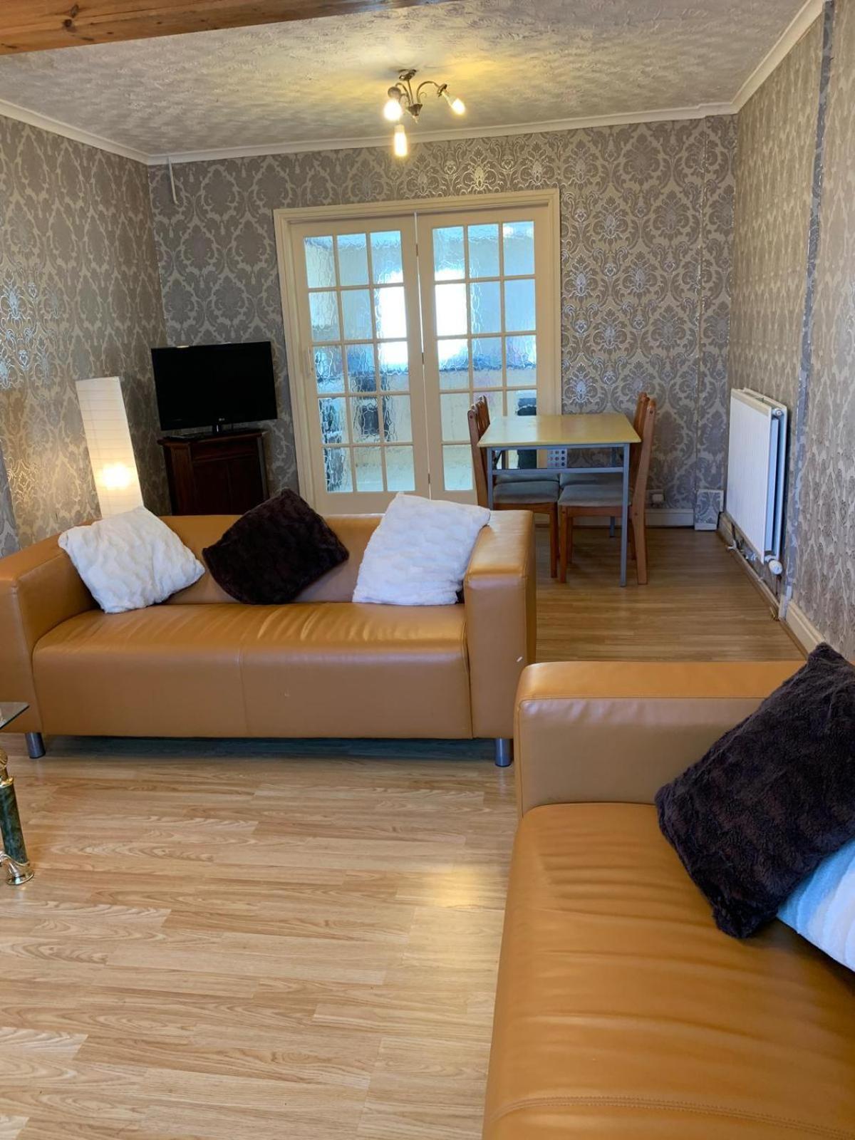 Room Only Guest Accommodation, Guest House Self Catering Bangor  Buitenkant foto