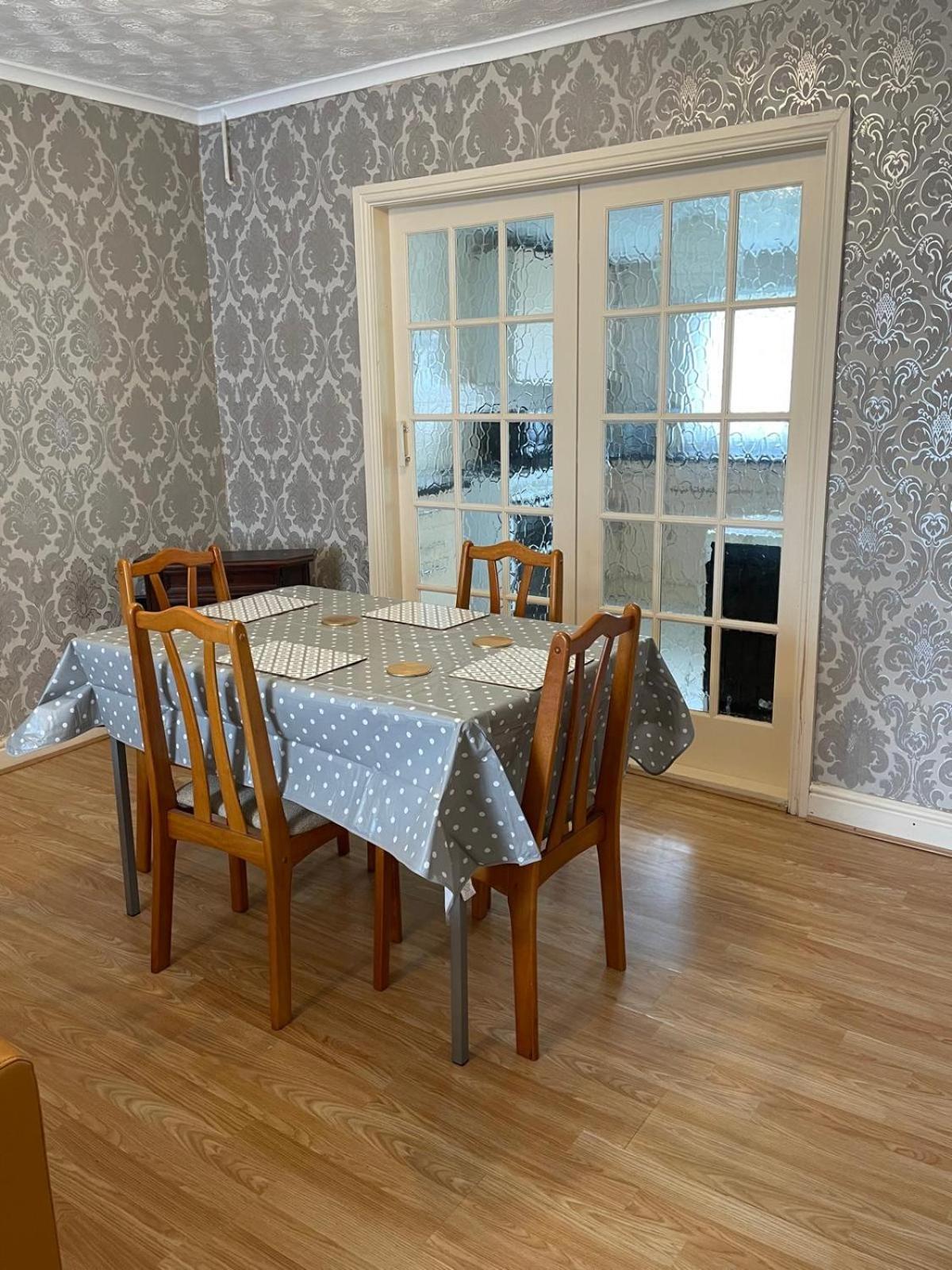Room Only Guest Accommodation, Guest House Self Catering Bangor  Buitenkant foto